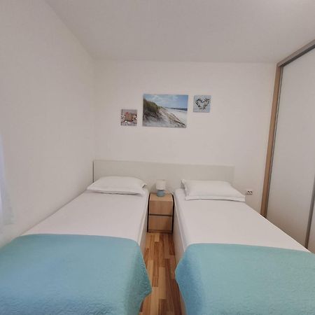Apartman "Flower Garden" ราชานาส ภายนอก รูปภาพ