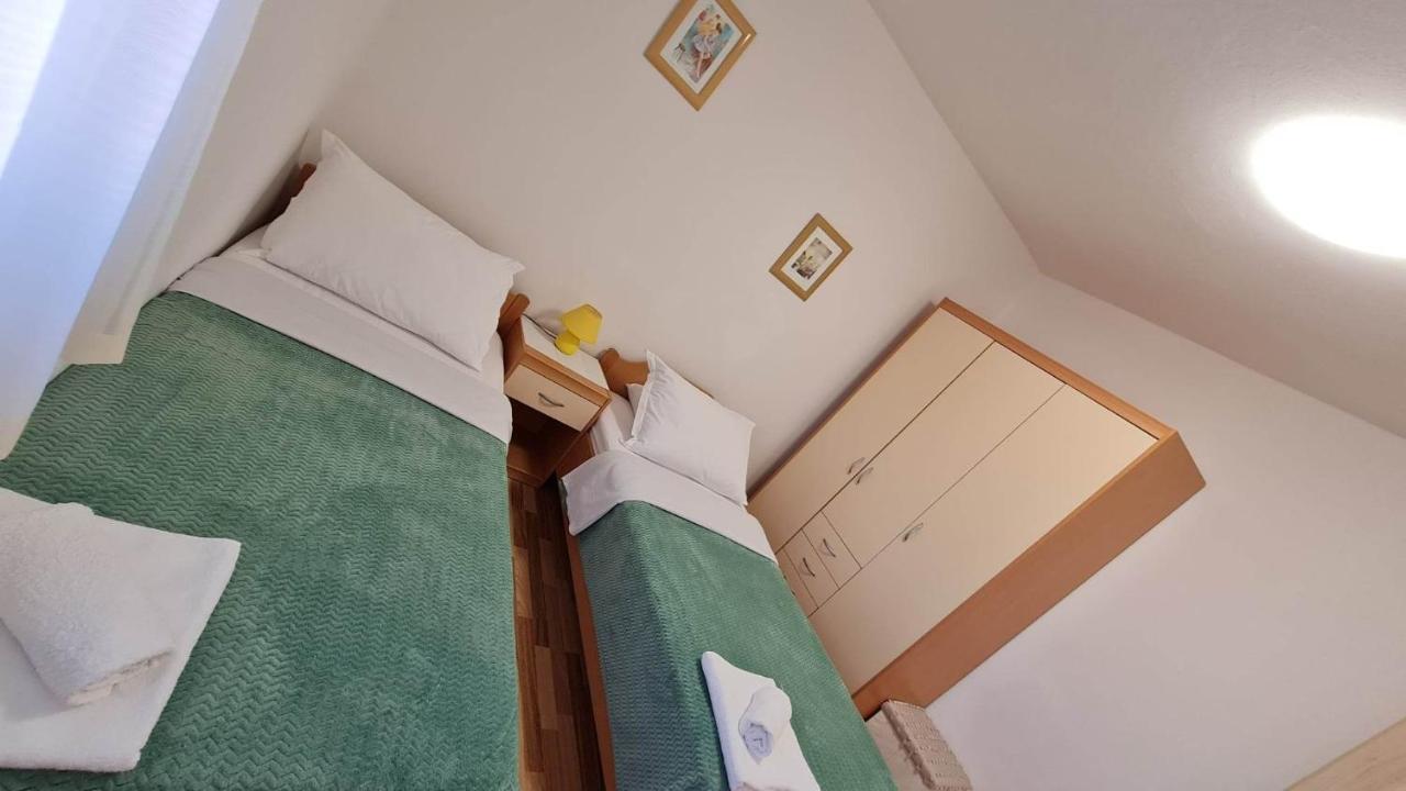 Apartman "Flower Garden" ราชานาส ภายนอก รูปภาพ