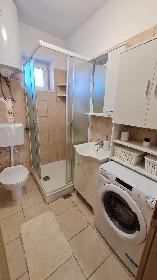Apartman "Flower Garden" ราชานาส ภายนอก รูปภาพ