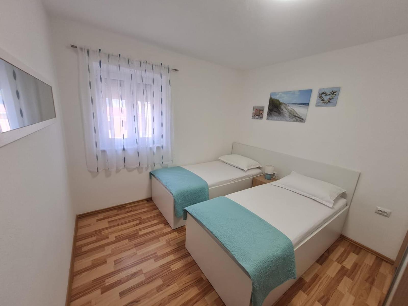 Apartman "Flower Garden" ราชานาส ภายนอก รูปภาพ
